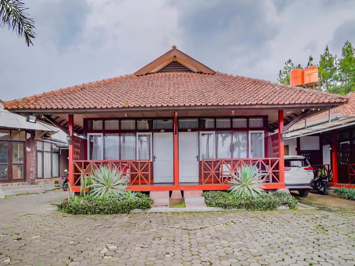 Hotel Oyo 90025 Pesona Lembang 2*