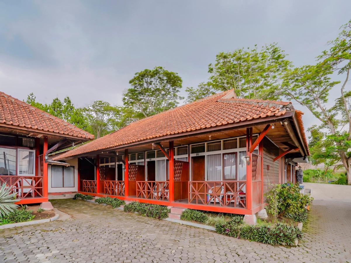 Oyo 90025 Pesona Lembang Hotel Bandung